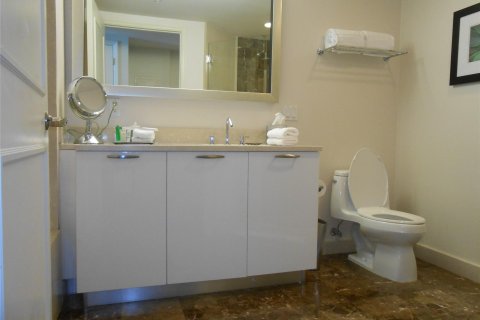 Condo in Fort Lauderdale, Florida, 1 bedroom  № 1207335 - photo 1