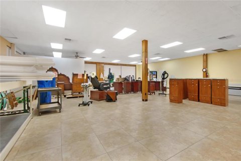 Immobilier commercial à louer à Jacksonville, Floride: 501.67 m2 № 237421 - photo 2