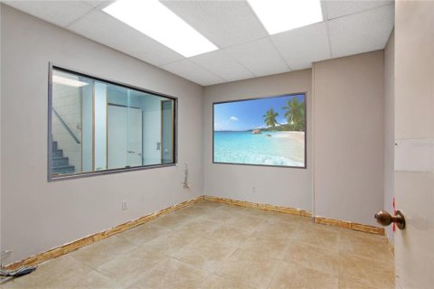 Immobilier commercial à louer à Jacksonville, Floride: 501.67 m2 № 237421 - photo 11