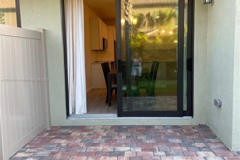 Townhouse in Lake Worth, Florida 3 bedrooms, 177.26 sq.m. № 1327827 - photo 9