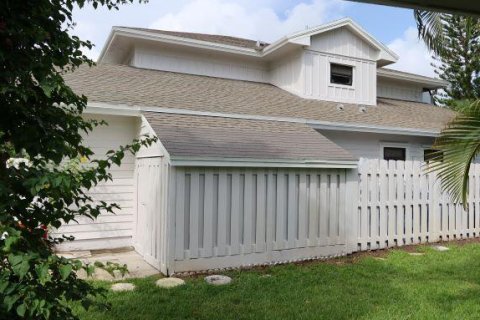 Townhouse in Hobe Sound, Florida 3 bedrooms, 183.39 sq.m. № 728527 - photo 1