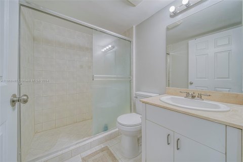 Copropriété à vendre à Surfside, Floride: 2 chambres, 111.48 m2 № 1408408 - photo 10