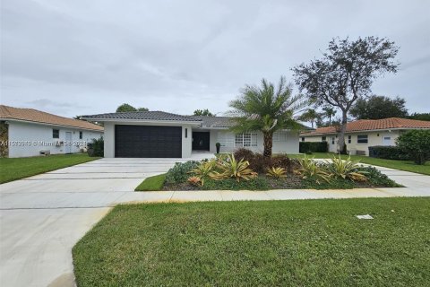 House in Hollywood, Florida 4 bedrooms, 271.37 sq.m. № 1132366 - photo 2
