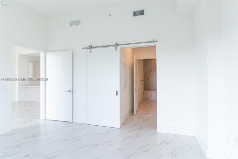 Condo in Sunrise, Florida, 1 bedroom  № 1132365 - photo 14