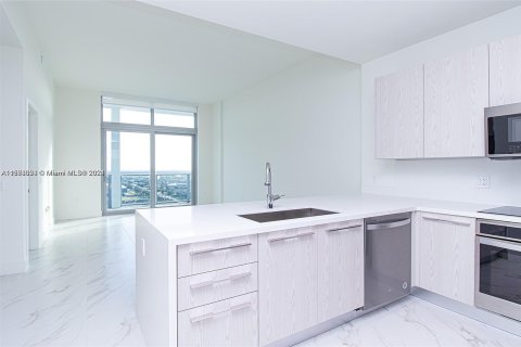 Condo in Sunrise, Florida, 1 bedroom  № 1132365 - photo 4