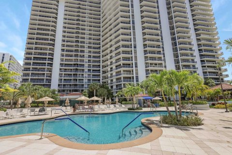 Condo in Aventura, Florida, 2 bedrooms  № 1132367 - photo 22