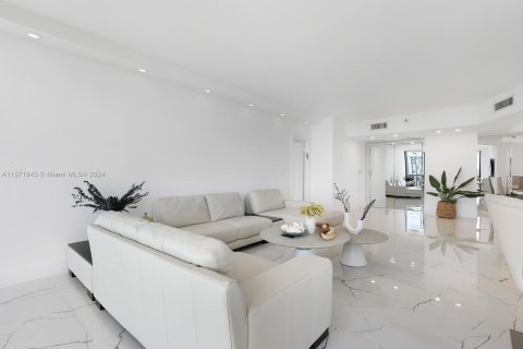 Condo in Aventura, Florida, 2 bedrooms  № 1132367 - photo 4