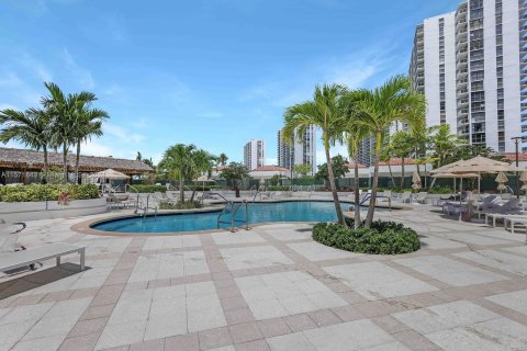 Condo in Aventura, Florida, 2 bedrooms  № 1132367 - photo 20