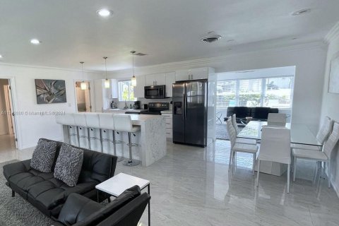 Villa ou maison à vendre à Dania Beach, Floride: 3 chambres, 250.74 m2 № 1132460 - photo 10