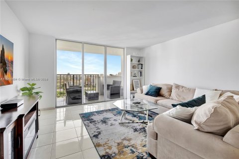 Condo in Aventura, Florida, 1 bedroom  № 1096962 - photo 8