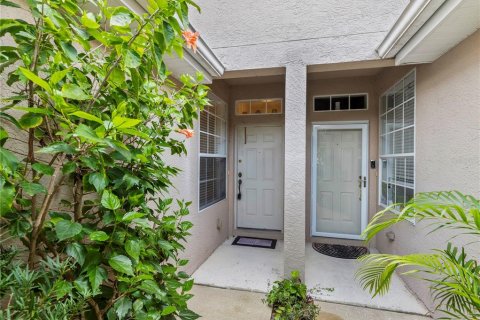 Townhouse in Tampa, Florida 2 bedrooms, 115.2 sq.m. № 1082399 - photo 3