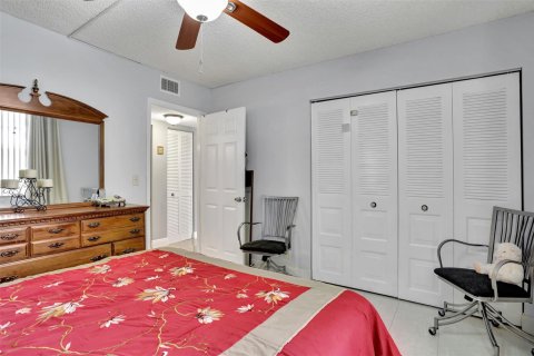Condo in Margate, Florida, 2 bedrooms  № 734736 - photo 25