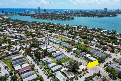 Commercial property in Miami Beach, Florida 420.29 sq.m. № 1141408 - photo 10