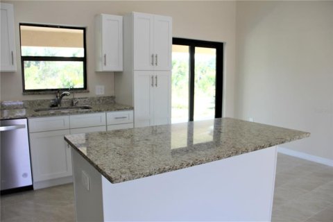 Casa en venta en Port Charlotte, Florida, 3 dormitorios, 148.64 m2 № 232628 - foto 13
