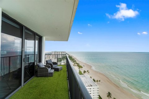 Copropriété à vendre à Hollywood, Floride: 2 chambres, 139.35 m2 № 1381997 - photo 28