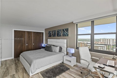 Copropriété à vendre à Hollywood, Floride: 2 chambres, 139.35 m2 № 1381997 - photo 23