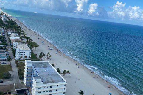 Condominio en venta en Hollywood, Florida, 2 dormitorios, 139.35 m2 № 1381997 - foto 4