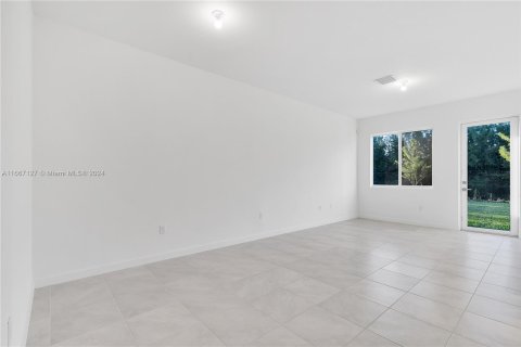 Touwnhouse à vendre à Miami Gardens, Floride: 4 chambres, 141.58 m2 № 1382001 - photo 20