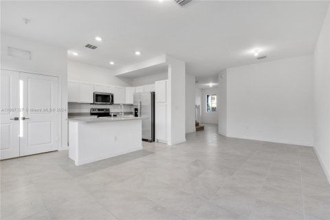 Touwnhouse à vendre à Miami Gardens, Floride: 4 chambres, 141.58 m2 № 1382001 - photo 22