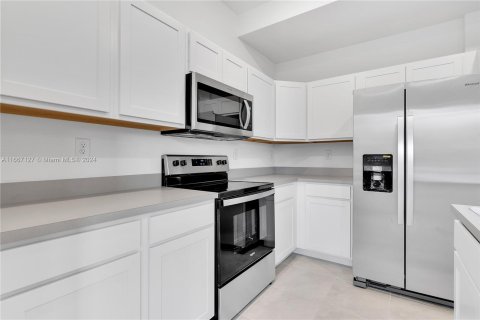 Touwnhouse à vendre à Miami Gardens, Floride: 4 chambres, 141.58 m2 № 1382001 - photo 4