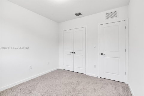 Touwnhouse à vendre à Miami Gardens, Floride: 4 chambres, 141.58 m2 № 1382001 - photo 24