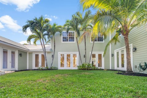 House in Jupiter, Florida 5 bedrooms, 404.68 sq.m. № 1185590 - photo 16