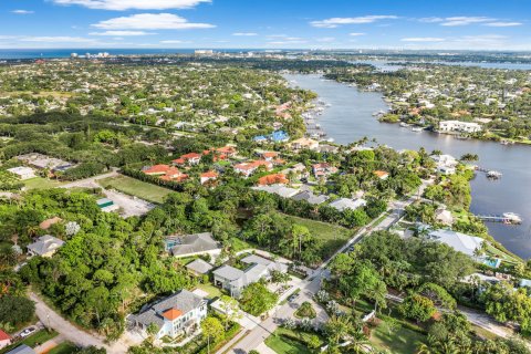 House in Jupiter, Florida 5 bedrooms, 404.68 sq.m. № 1185590 - photo 11