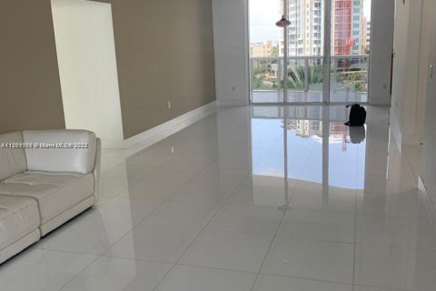 Condominio en venta en Sunny Isles Beach, Florida, 3 dormitorios, 240.71 m2 № 426246 - foto 14