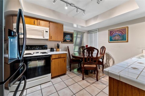 Condo in Orlando, Florida, 2 bedrooms  № 1287595 - photo 11