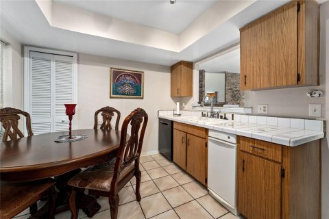 Condo in Orlando, Florida, 2 bedrooms  № 1287595 - photo 12