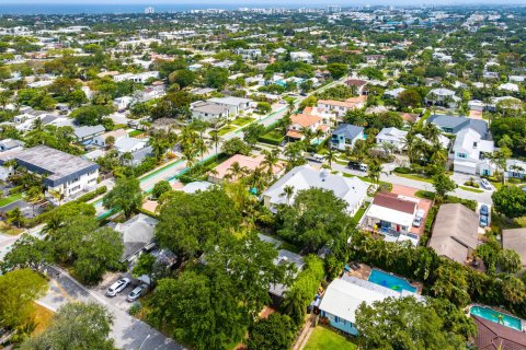 House in Delray Beach, Florida 4 bedrooms, 211.45 sq.m. № 1141161 - photo 2