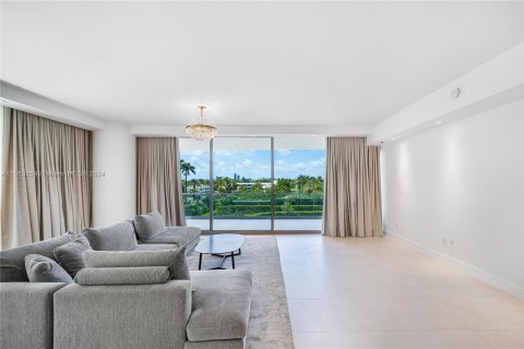 Condominio en venta en Bal Harbour, Florida, 2 dormitorios, 167.69 m2 № 1098235 - foto 8