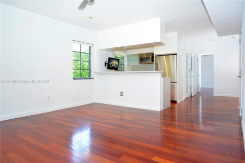 Condo in Miami Beach, Florida, 1 bedroom  № 1412129 - photo 1