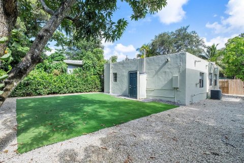 Casa en alquiler en Miami, Florida, 4 dormitorios, 131.92 m2 № 1395147 - foto 21