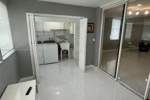 Condo in Aventura, Florida, 3 bedrooms  № 1395105 - photo 6