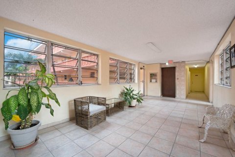 Copropriété à vendre à Hallandale Beach, Floride: 2 chambres, 99.78 m2 № 1395104 - photo 20