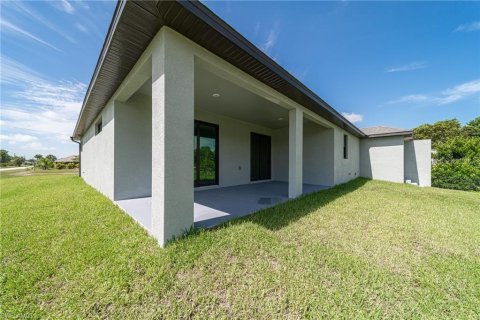 Villa ou maison à vendre à Cape Coral, Floride: 3 chambres, 190.08 m2 № 695905 - photo 28