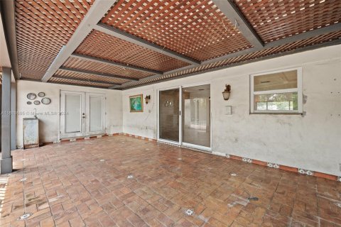 Villa ou maison à vendre à Miami Springs, Floride: 3 chambres, 297.1 m2 № 1239693 - photo 22