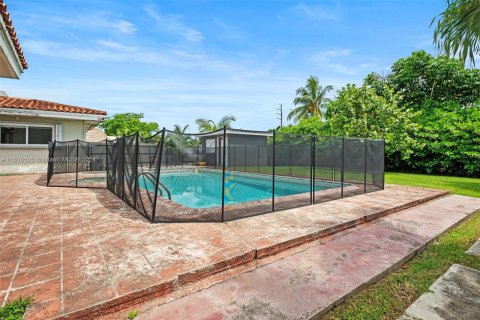 Casa en venta en Miami Springs, Florida, 3 dormitorios, 297.1 m2 № 1239693 - foto 24