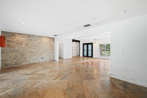 Villa ou maison à vendre à Miami Springs, Floride: 3 chambres, 297.1 m2 № 1239693 - photo 6