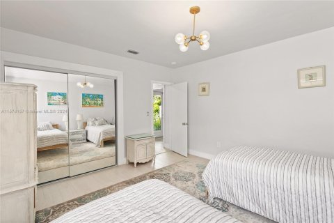 Villa ou maison à vendre à Surfside, Floride: 4 chambres, 186.18 m2 № 1141988 - photo 14