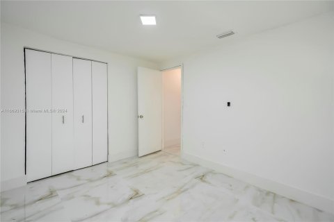 Casa en venta en Miami Gardens, Florida, 4 dormitorios, 126.25 m2 № 1394908 - foto 5