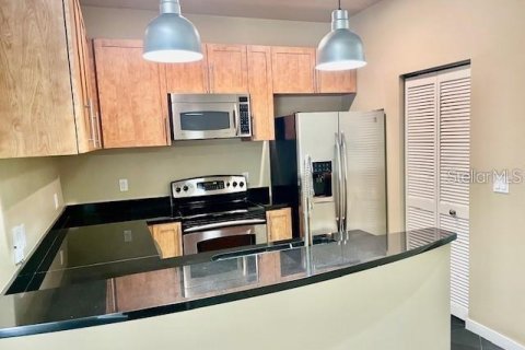 Condo in Orlando, Florida, 2 bedrooms  № 1324053 - photo 6