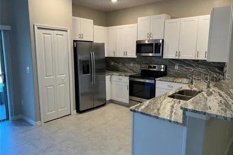 Townhouse in Wesley Chapel, Florida 3 bedrooms, 151.8 sq.m. № 1324015 - photo 3