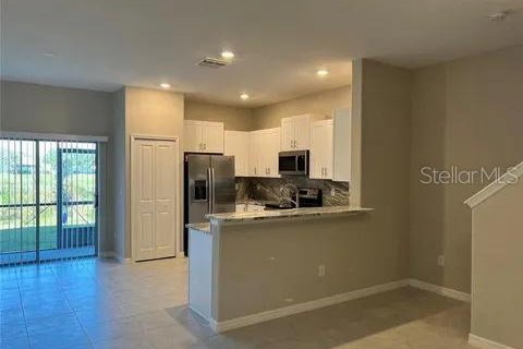 Townhouse in Wesley Chapel, Florida 3 bedrooms, 151.8 sq.m. № 1324015 - photo 6