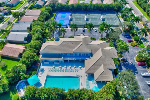 House in Boynton Beach, Florida 3 bedrooms, 184.23 sq.m. № 1118965 - photo 17