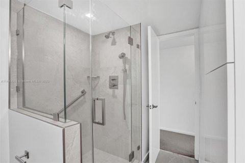 Townhouse in North Miami Beach, Florida 3 bedrooms, 151.8 sq.m. № 689007 - photo 13