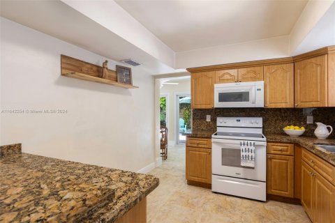 Casa en venta en Miami, Florida, 3 dormitorios, 146.69 m2 № 1321571 - foto 11