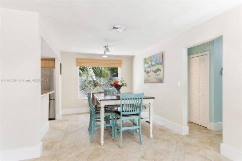 Casa en venta en Miami, Florida, 3 dormitorios, 146.69 m2 № 1321571 - foto 8