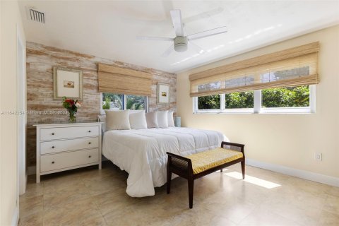 House in Miami, Florida 3 bedrooms, 146.69 sq.m. № 1321571 - photo 13